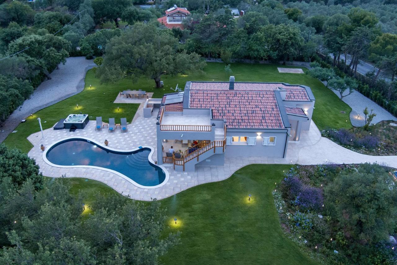 Villa Golden Root Real Estate Сан Теодоро Екстериор снимка