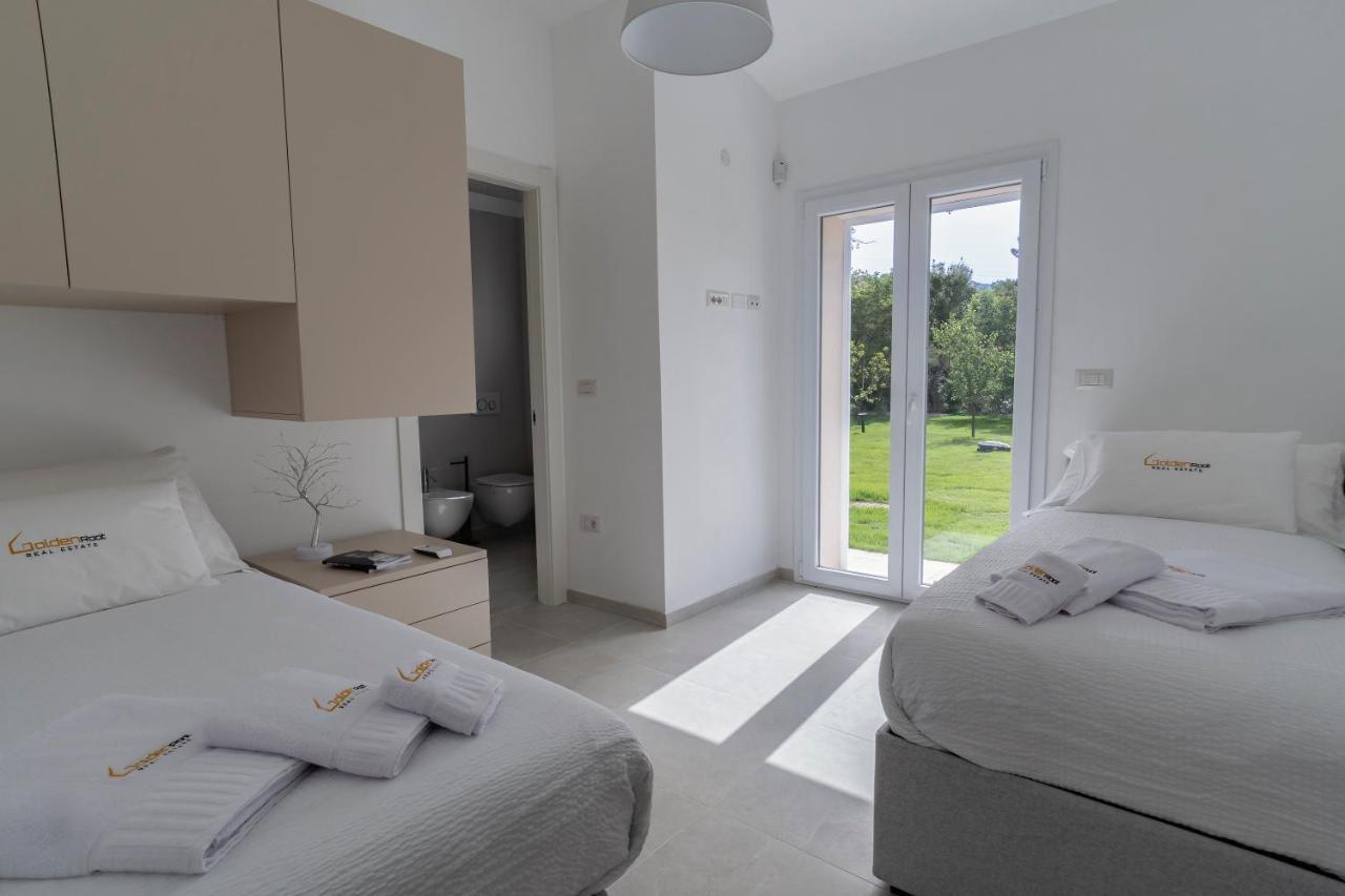 Villa Golden Root Real Estate Сан Теодоро Екстериор снимка