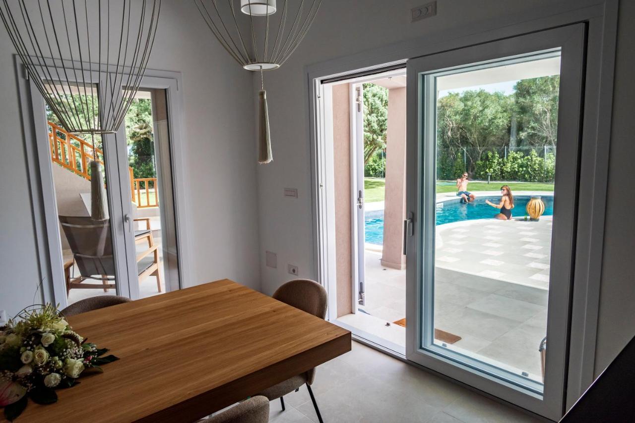 Villa Golden Root Real Estate Сан Теодоро Екстериор снимка