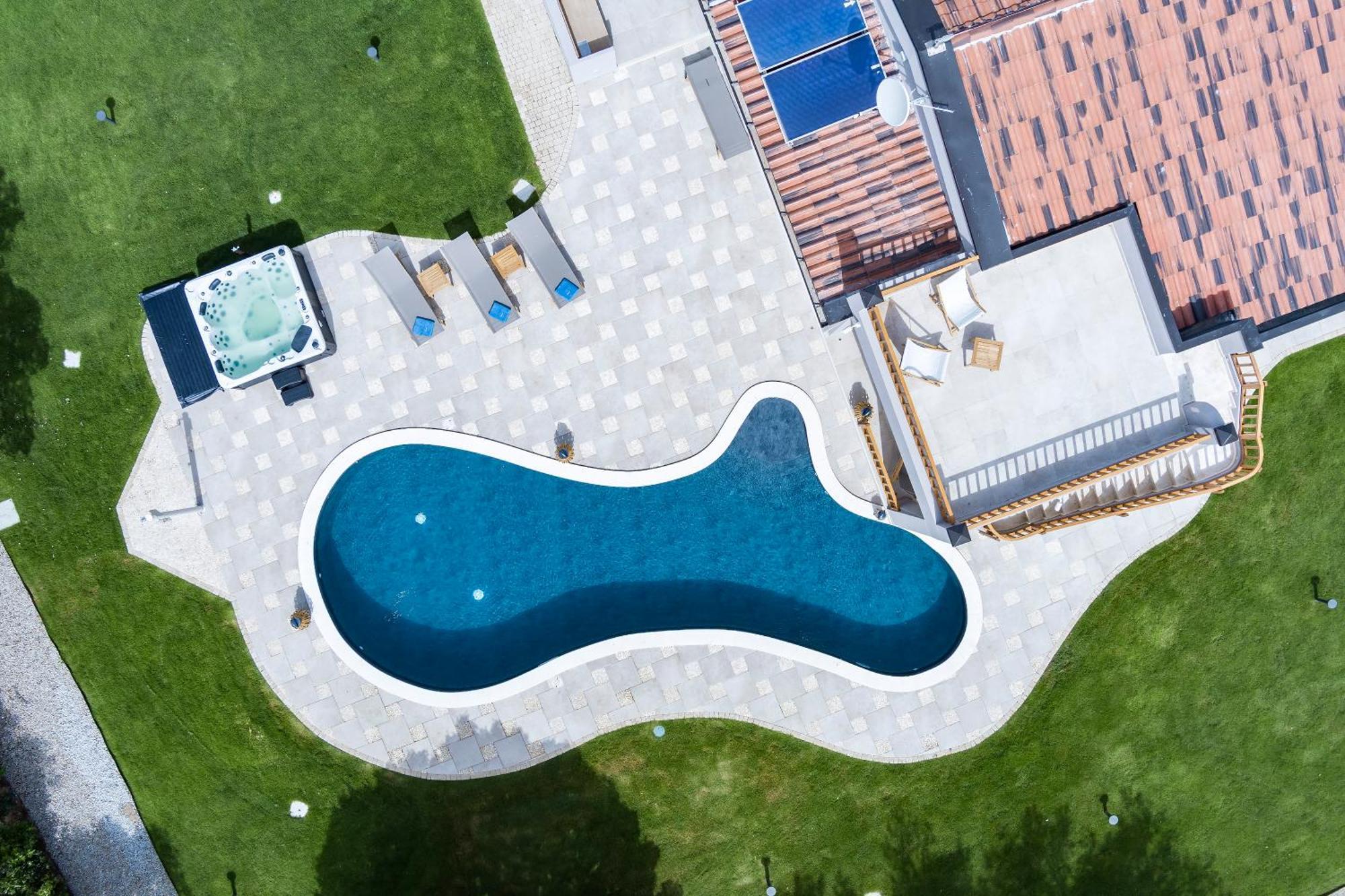 Villa Golden Root Real Estate Сан Теодоро Екстериор снимка